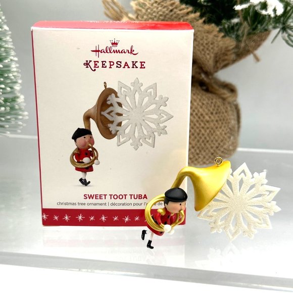 Hallmark Keepsake Ornament Sweet Toot Tuba 2016 Christmas Holiday Band Snowflake - Picture 1 of 5